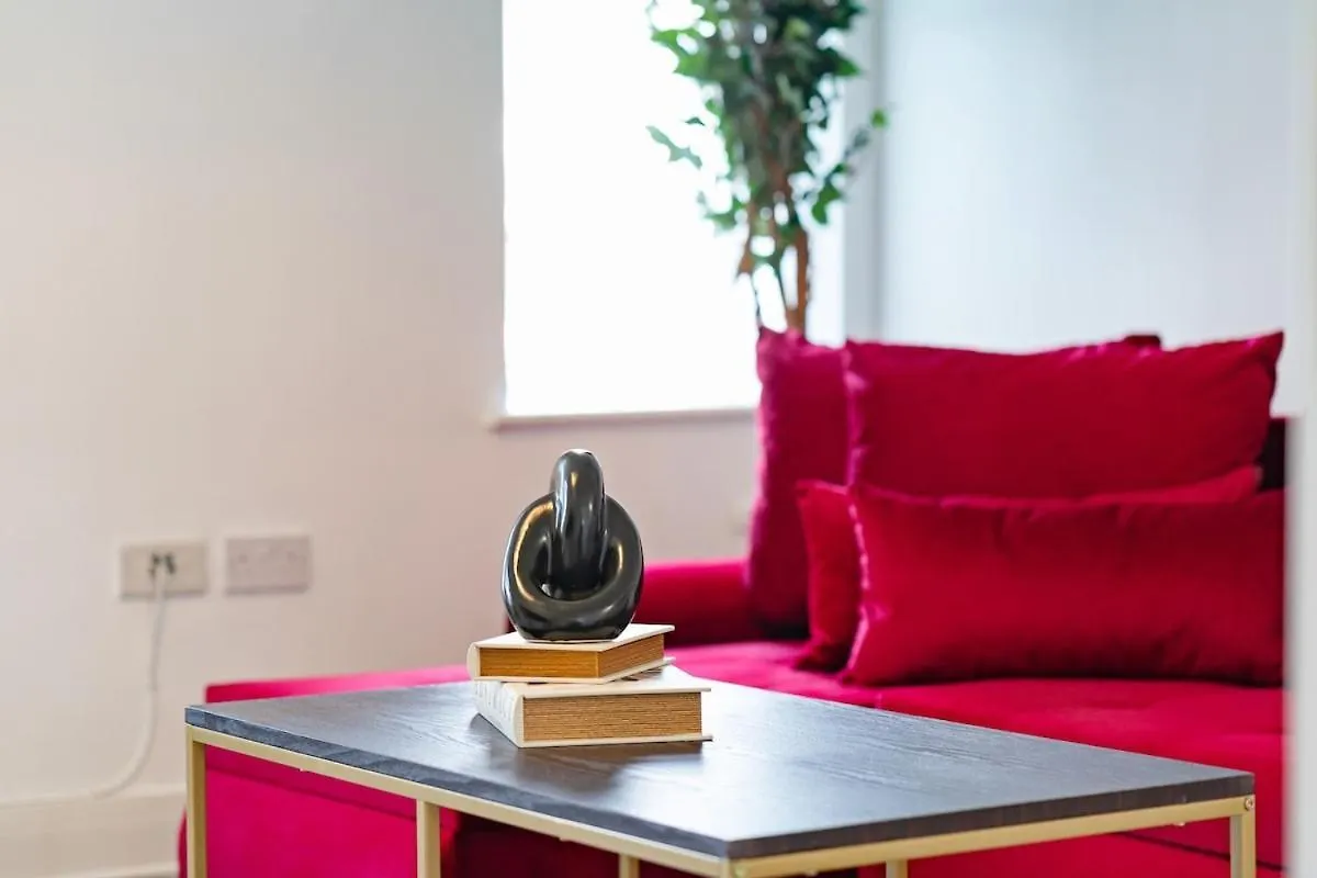 Modern Cozy 2-Bedroom Apartment With Netflix Кардифф 0*,